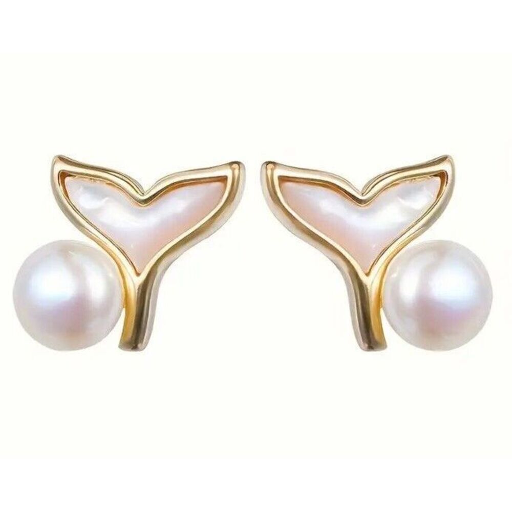 Freshwater Pearl Fishtail Stud Earrings